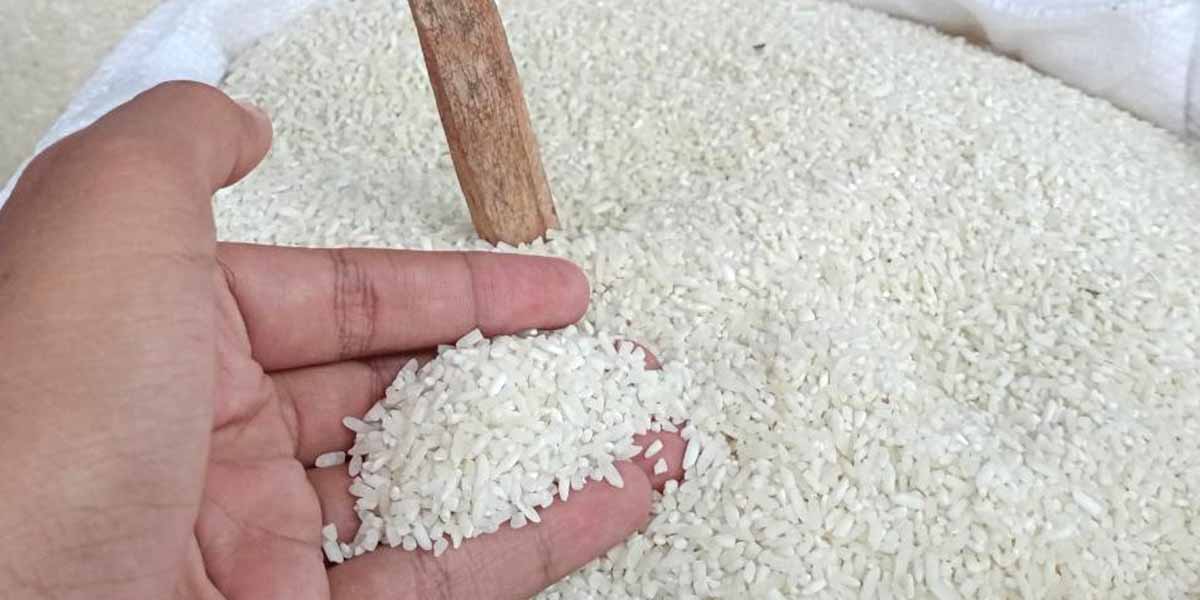 jelang-natal-dan-tahun-baru-harga-beras-tetap-stabil